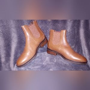 Cole Haan women's Reid Waterproof ankle booty size 5 1/2